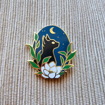 Stargazer Cat Needle Minder – Magnetic Enamel Stitching Accessory